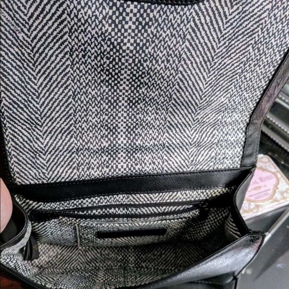 EUC Rebecca Minkoff quilted Love crossbody - Picture 3 of 9